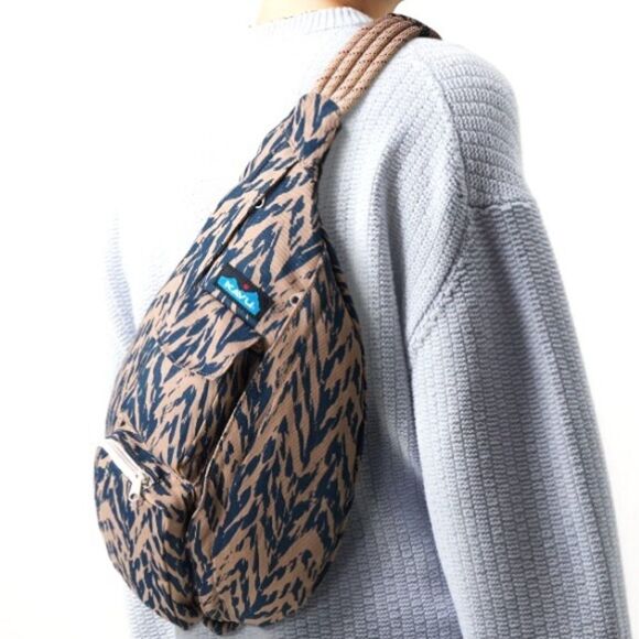 New✨ KAVU Chevron Shore Rope Sling Bag - Picture 12 of 12